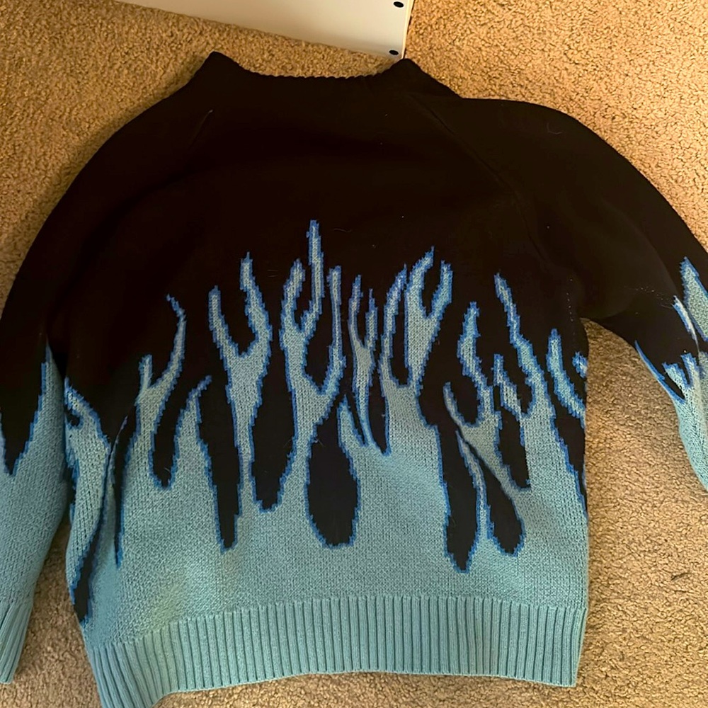 Size S Blue flame knit sweater